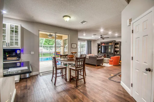 Residence photo 9