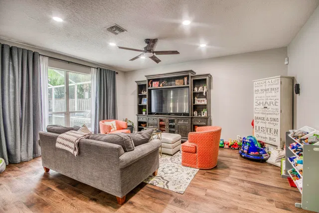 Residence photo 14