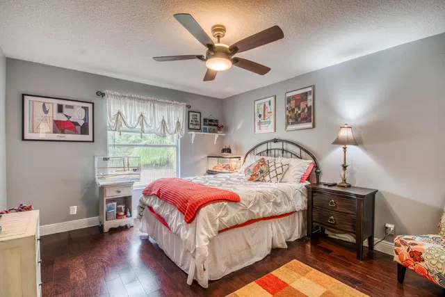 Residence photo 22