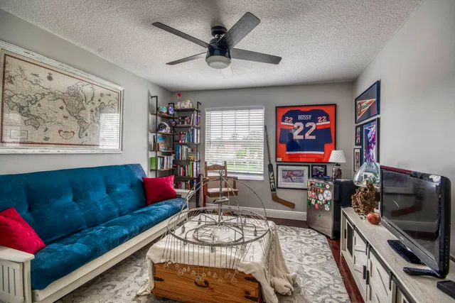 Residence photo 27