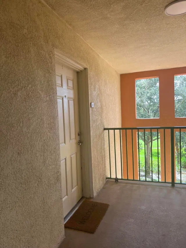 Unit 6302 photo 6