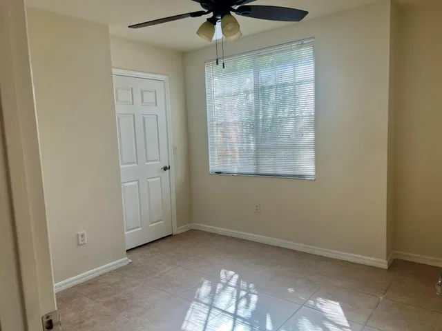 Unit 6302 photo 14