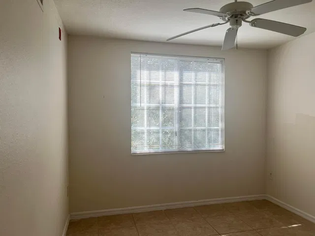 Unit 6302 photo 16
