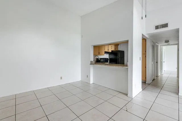  Unit B3 photo 13