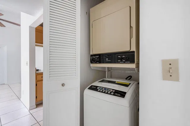  Unit B3 photo 17