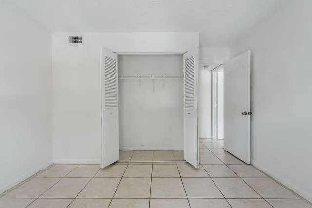  Unit B3 photo 20