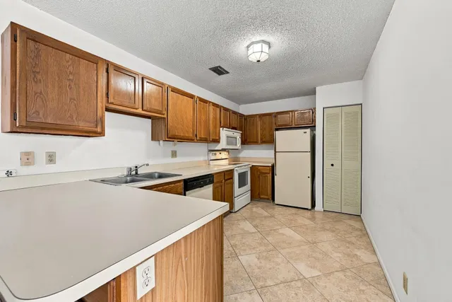  Unit N218 photo 11