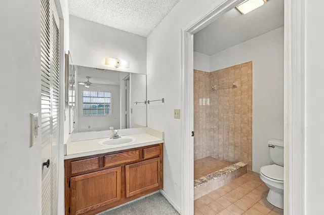  Unit N218 photo 15