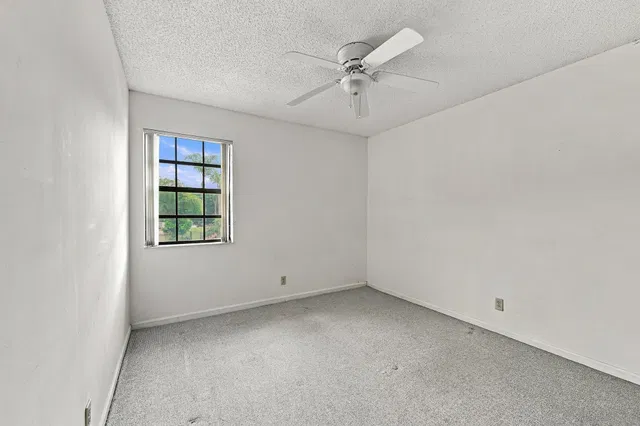  Unit N218 photo 18