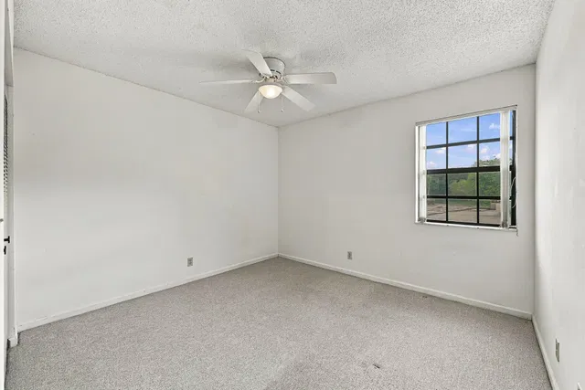  Unit N218 photo 21