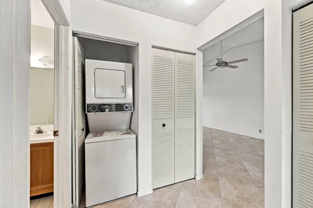  Unit N218 photo 22