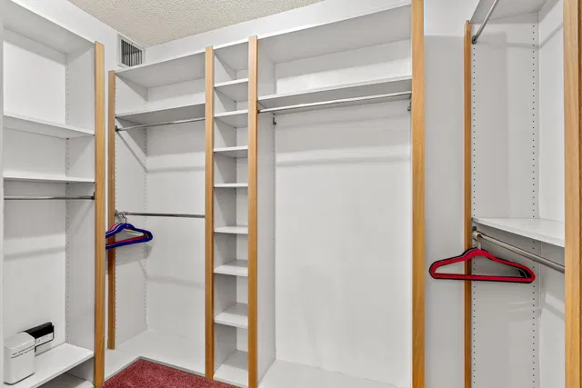 Unit 405 photo 5