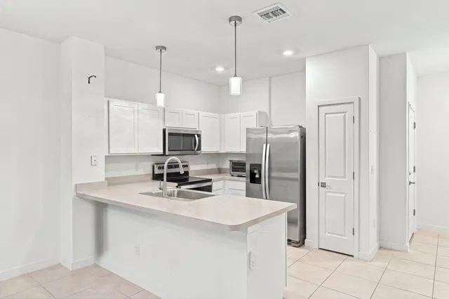  Residence photo 6