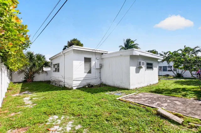 Palm Trail Delray Beach Residence photo 38