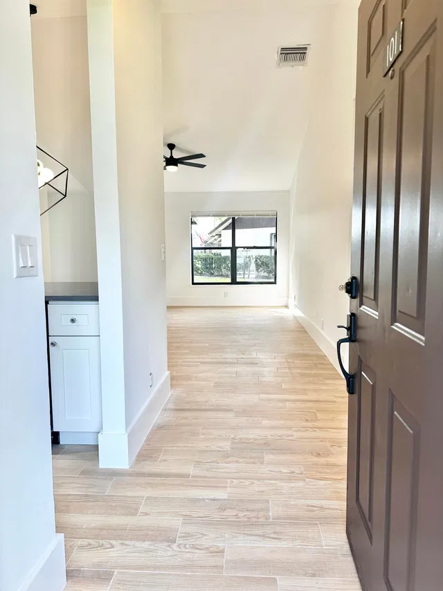 Residence photo 5