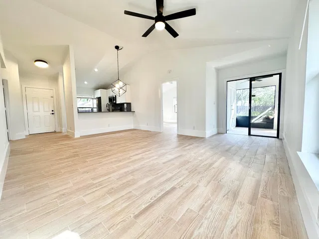 Residence photo 6