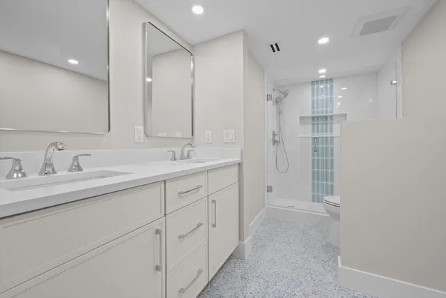 Unit 306 photo 29