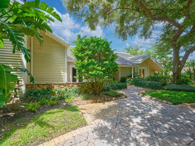  Residence photo 5