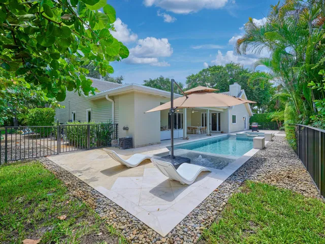  Residence photo 9