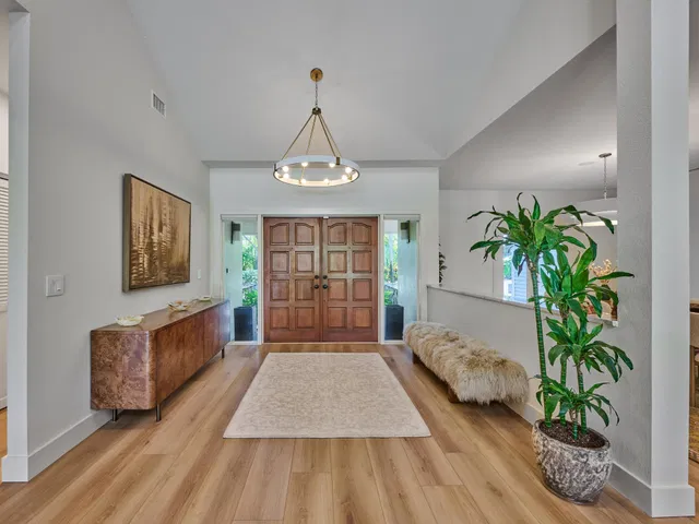  Residence photo 17