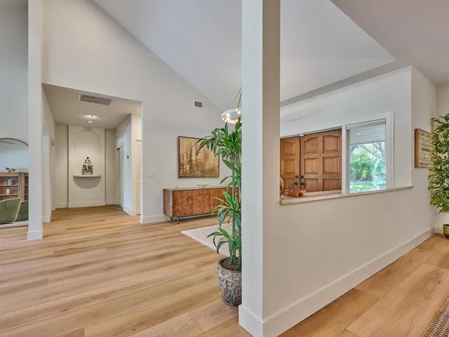  Residence photo 20