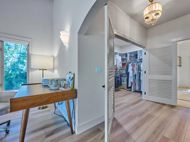  Residence photo 52