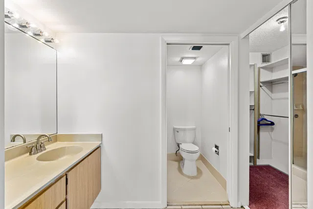  Unit 405 photo 9