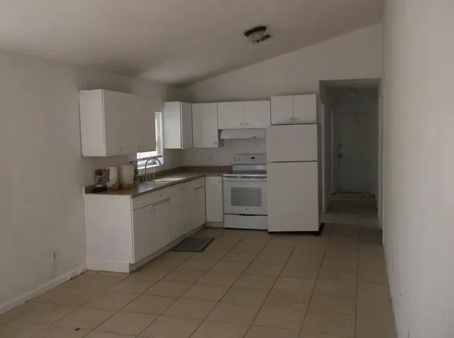  Residence photo 4