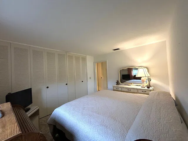  Unit F photo 11