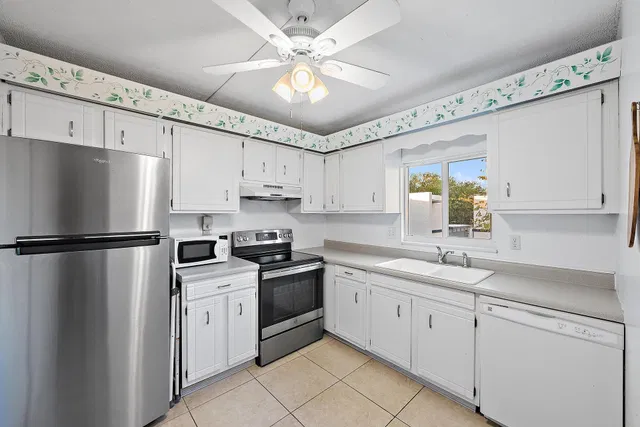  Unit C-14 photo 7