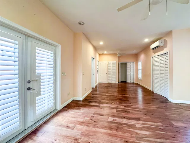 Residence photo 16