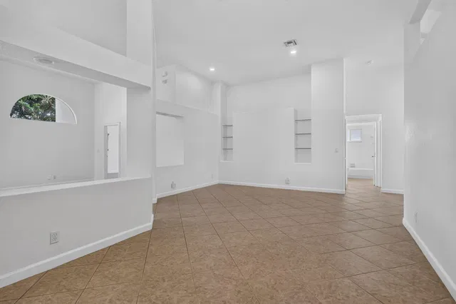  Residence photo 17