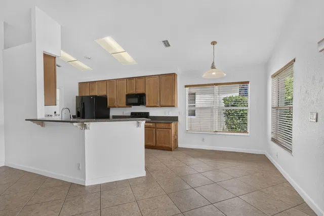  Residence photo 25