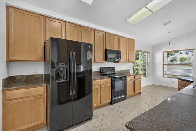  Residence photo 33