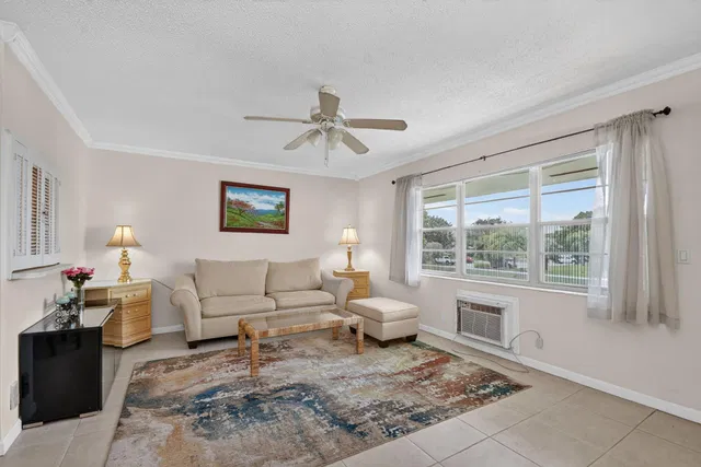  Residence photo 5