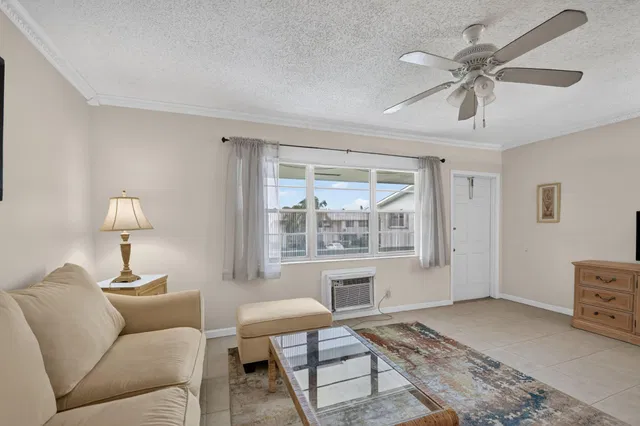 Residence photo 6