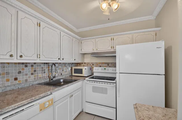  Residence photo 10