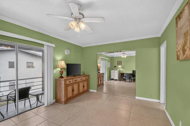  Residence photo 15