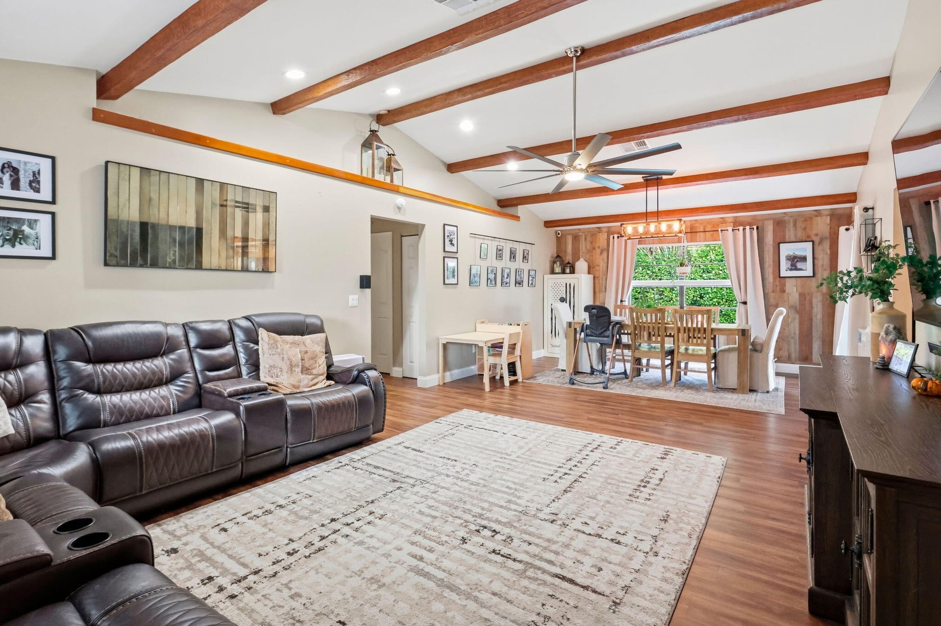  Residence photo 7