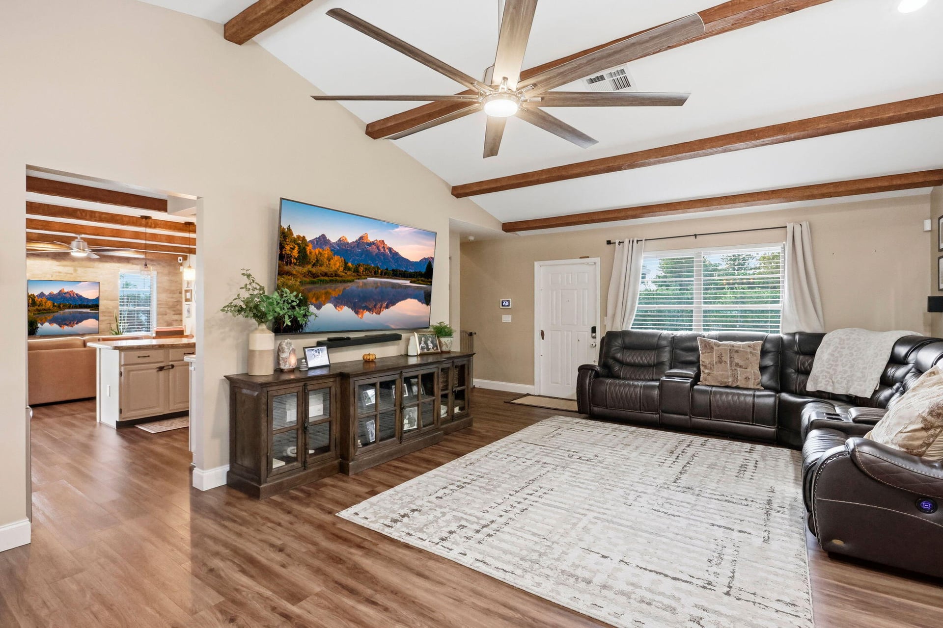  Residence photo 8