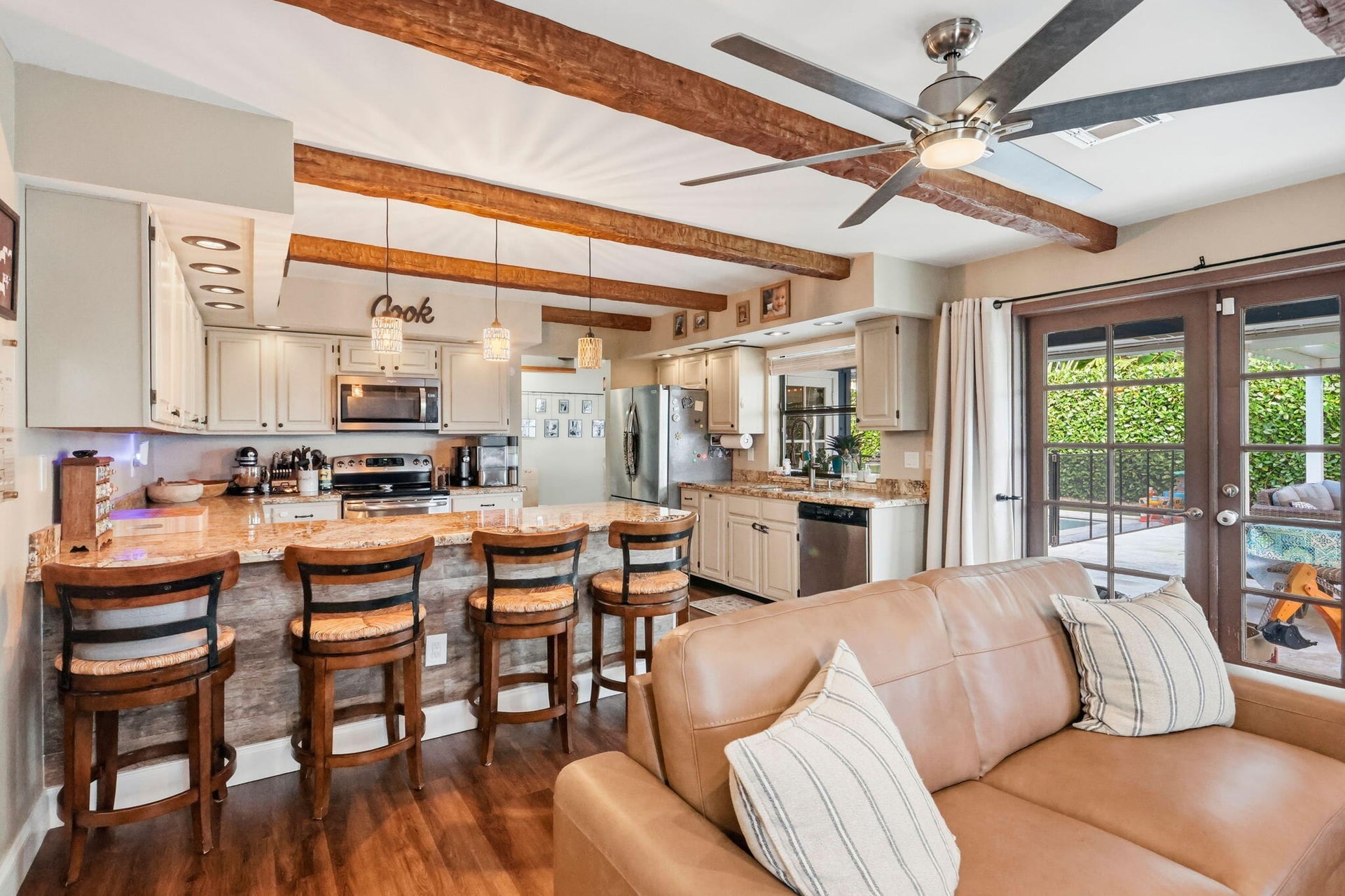  Residence photo 11