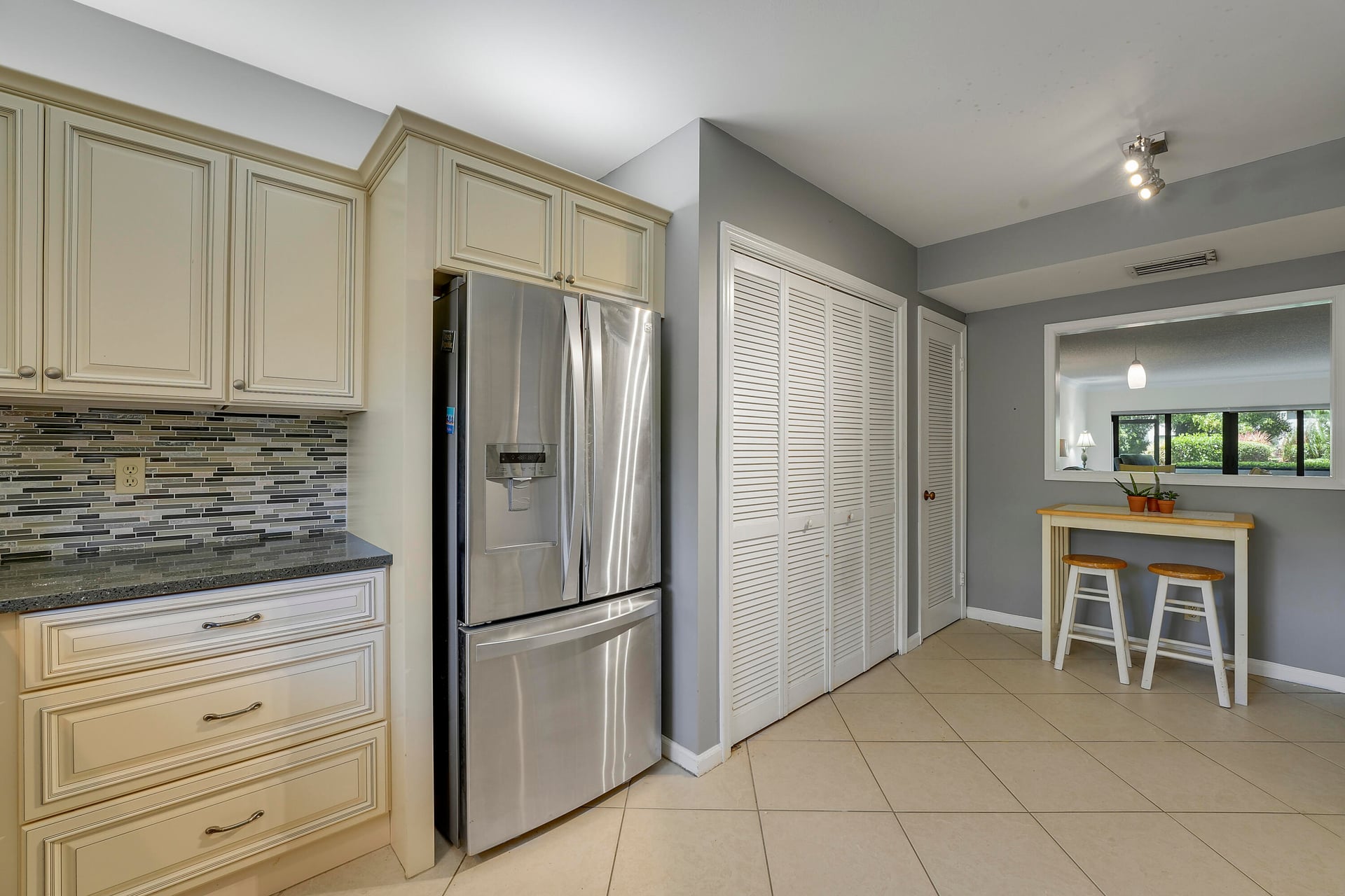  Unit 105J photo 8