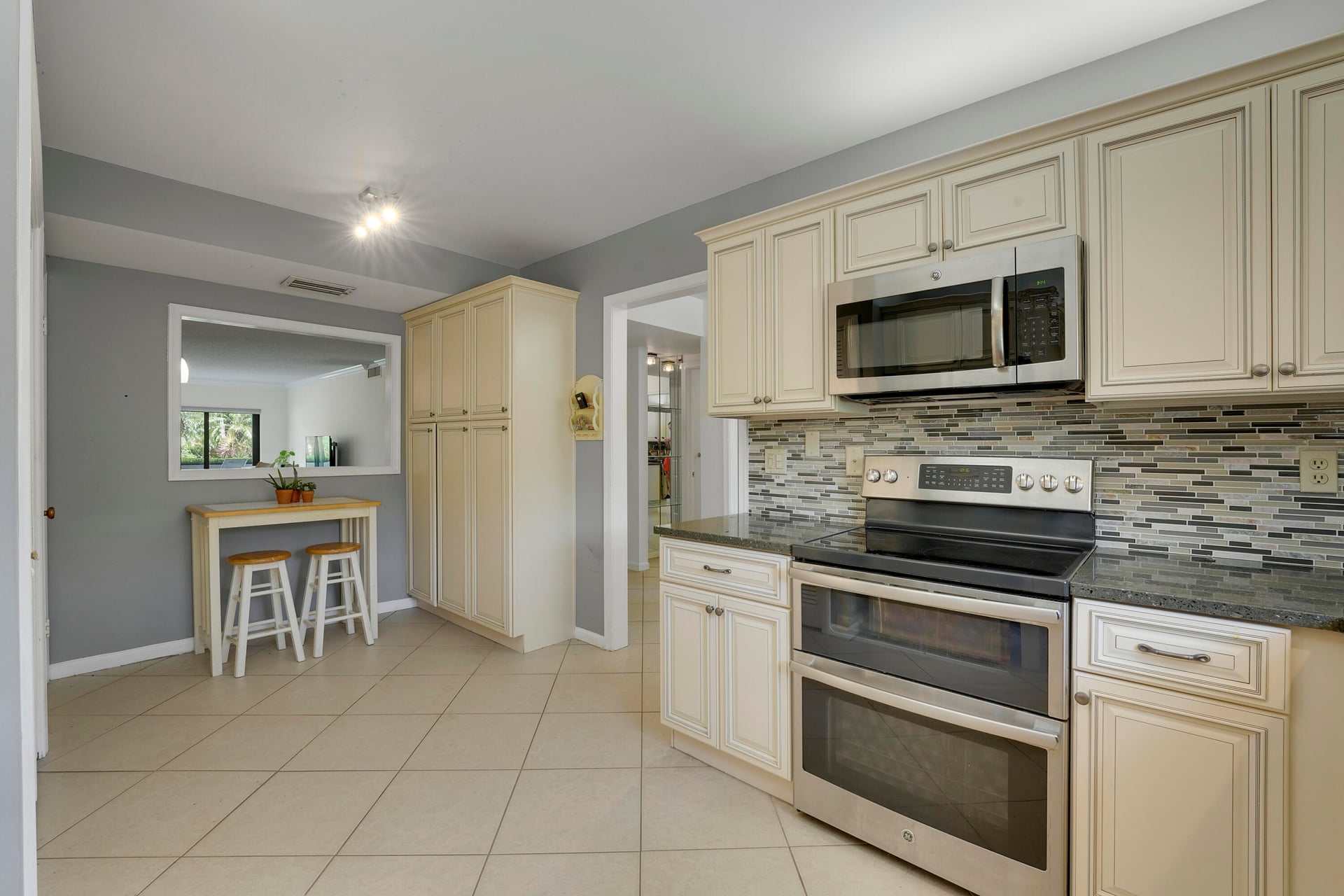  Unit 105J photo 9