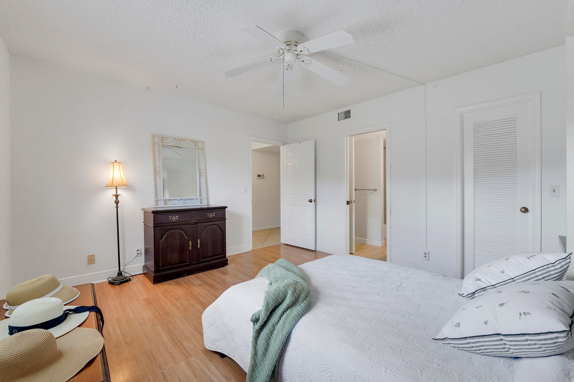  Unit 105J photo 23