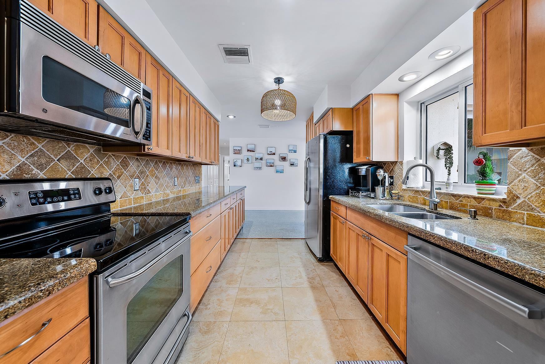  Residence photo 9