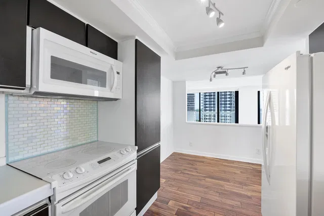  Unit 1143 photo 20