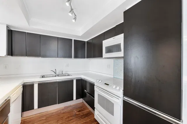  Unit 1143 photo 21