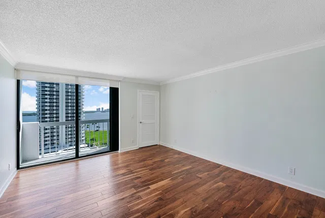  Unit 1143 photo 32