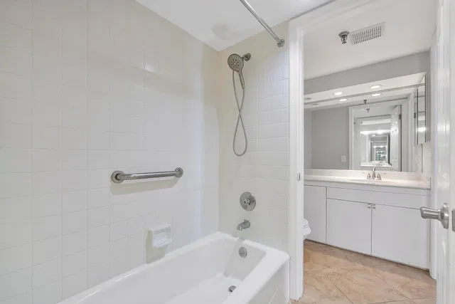  Unit 1143 photo 36