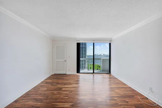  Unit 1143 photo 38
